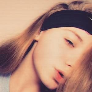 Meet your Posher, Caitlyn